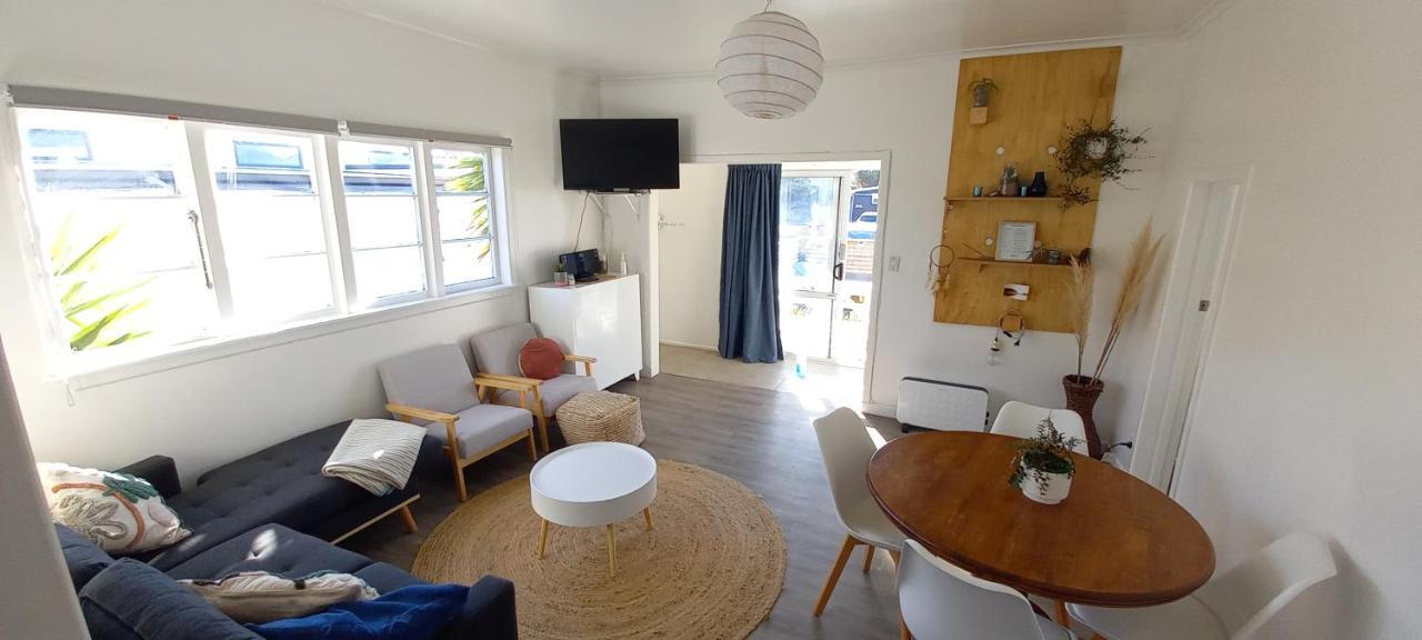 Surf N Stay Whangamata Esterno foto